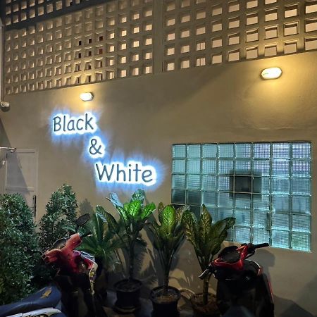 Mr Black & Ms White -Self Check In Accommodation Bangkok Exterior foto