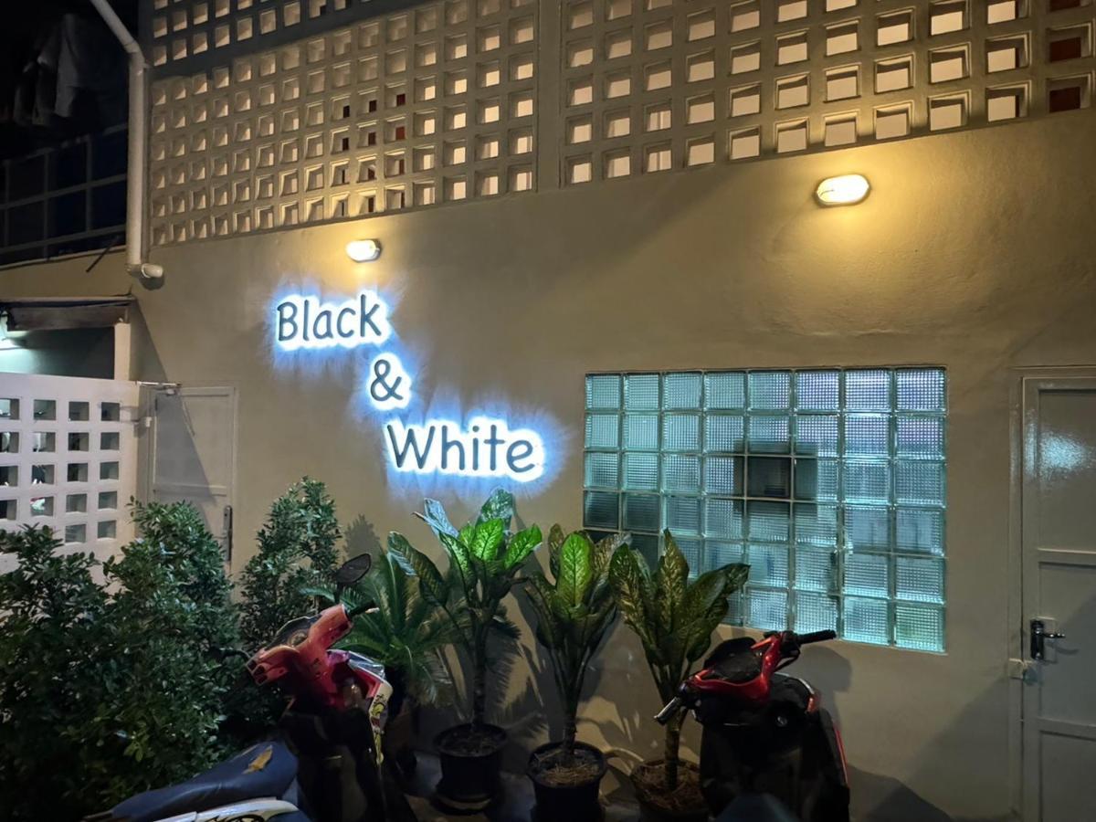 Mr Black & Ms White -Self Check In Accommodation Bangkok Exterior foto