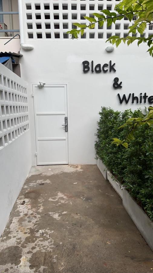 Mr Black & Ms White -Self Check In Accommodation Bangkok Exterior foto